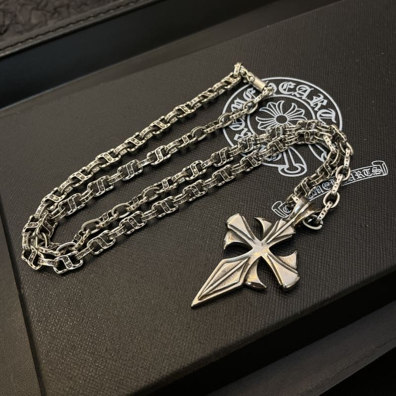 Ch*0me He**ts necklaces